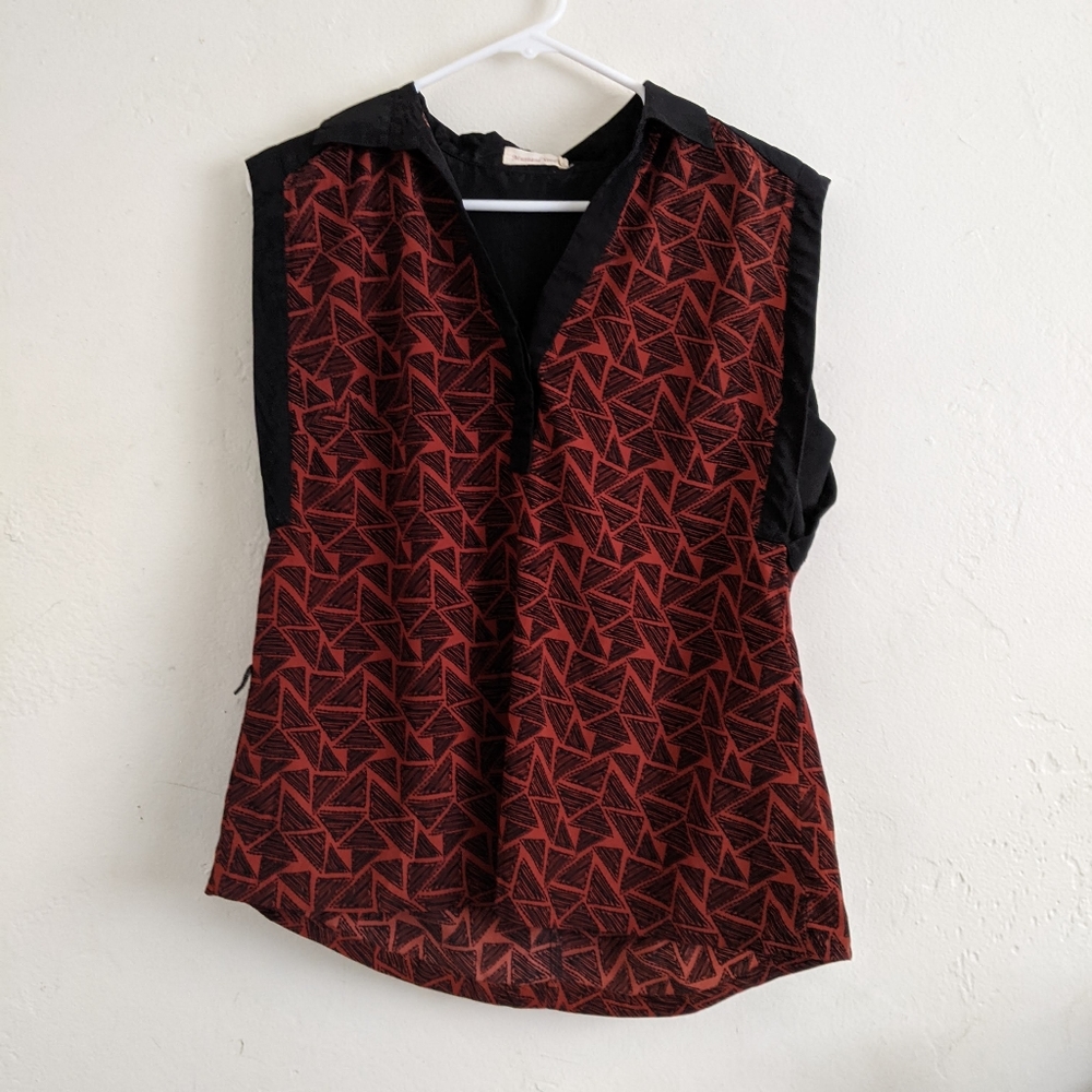 triangle pattern sleeveless top